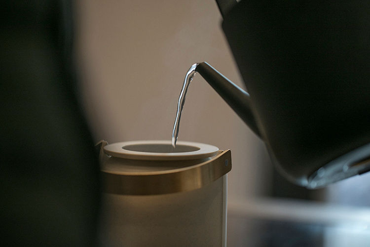 サムネイル： loop handle teapot