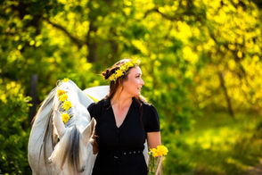 Pregnant Arabian mare equine photo shoot 