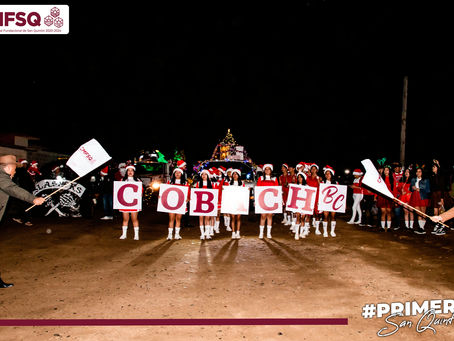 Disfrutan cientos de familias el desfile navideño en San Quintín.