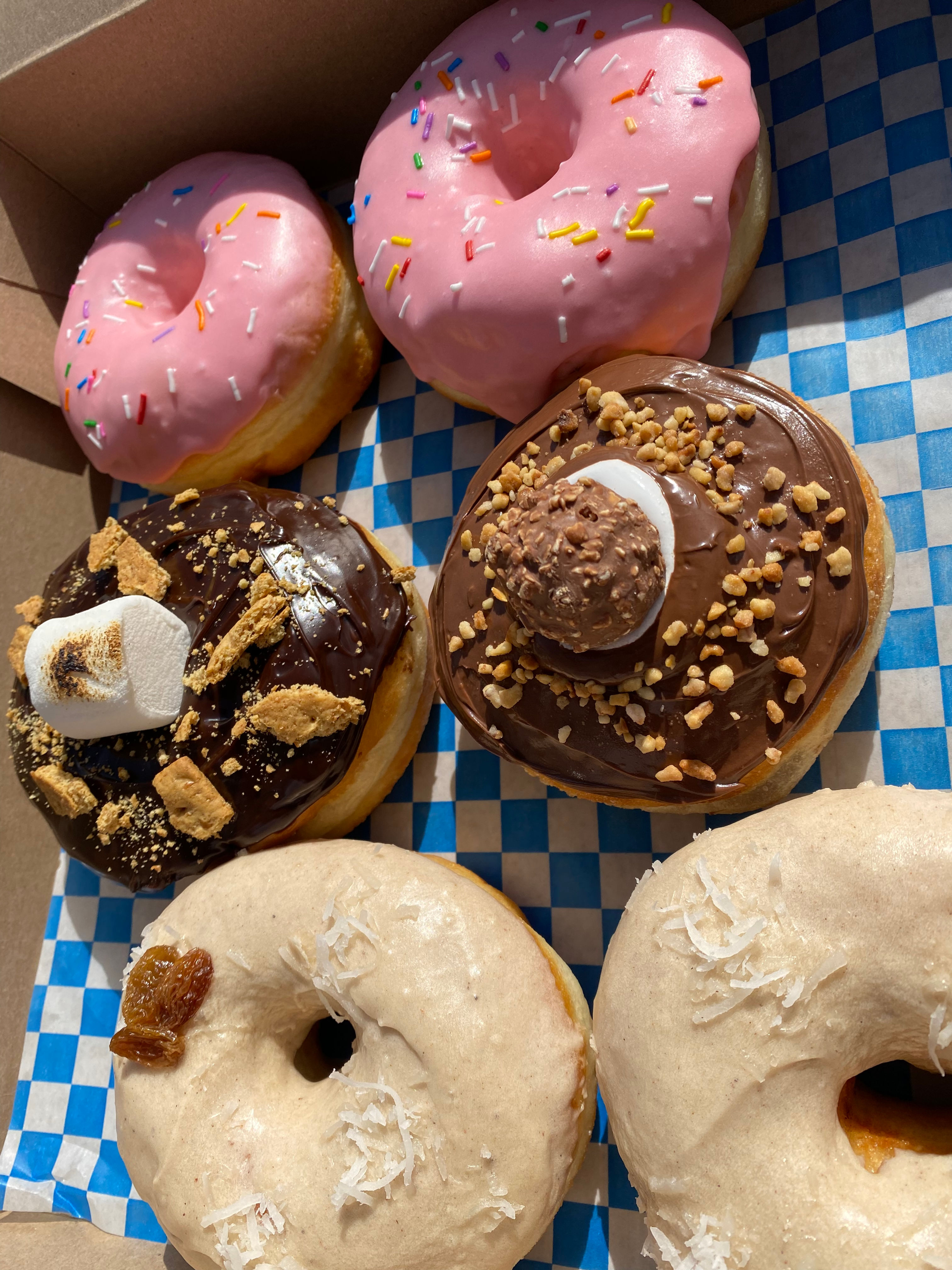 Box of 12 regular donuts