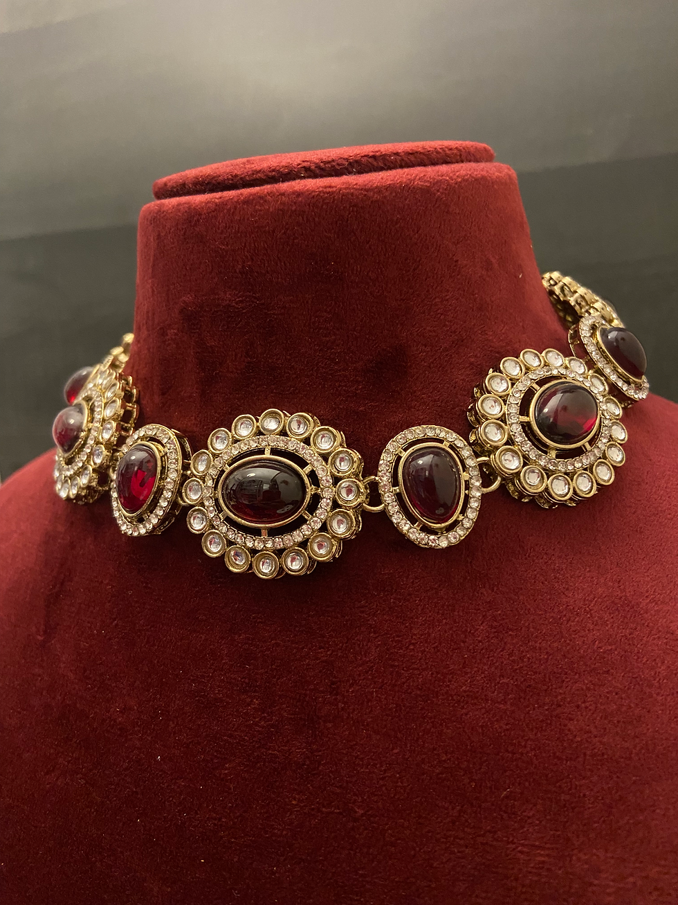 Thumbnail: Ornate Necklace Set