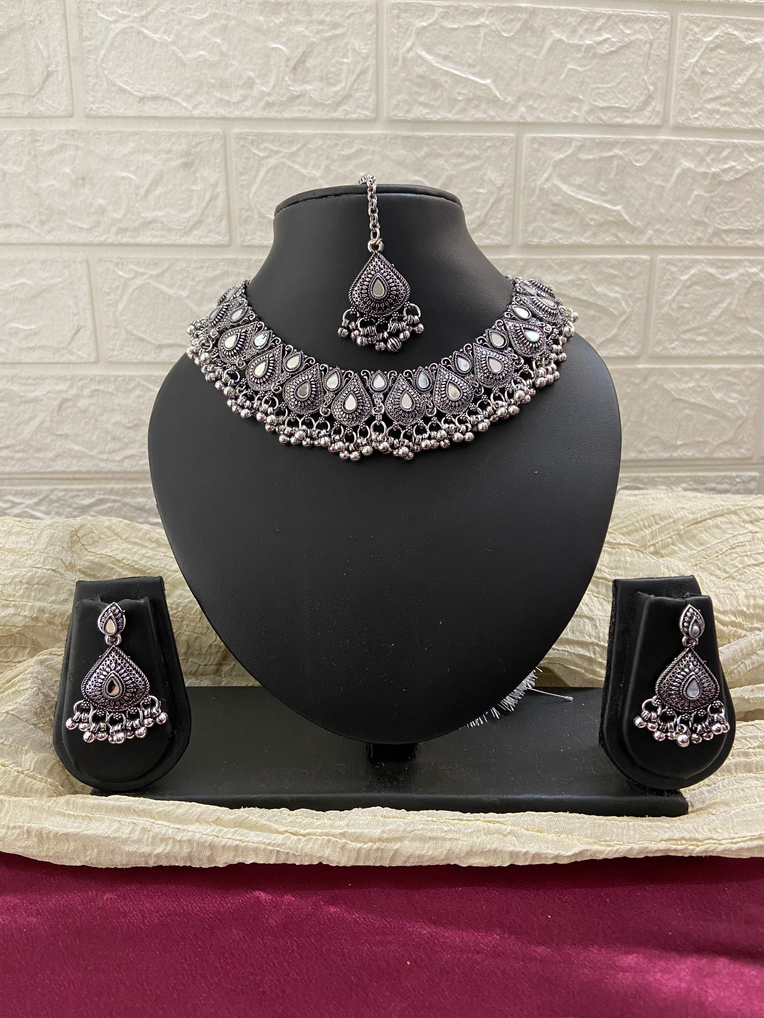 Ruhani silver choker 