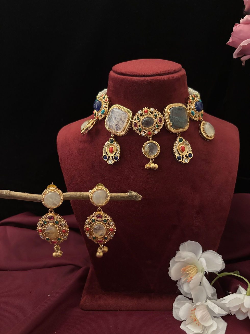Thumbnail: Cayri Kashmiri Necklace 