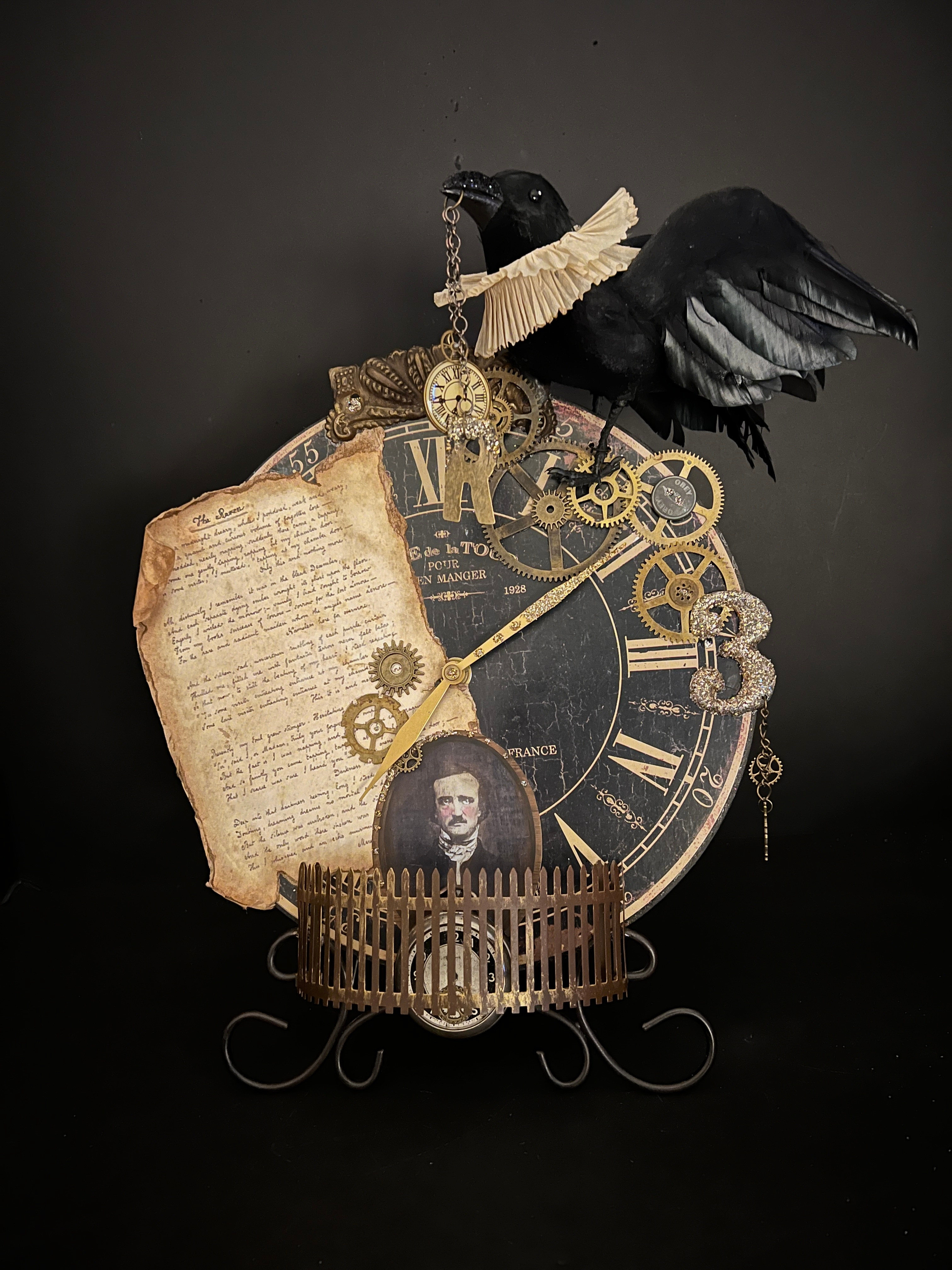 Poe's Raven clock