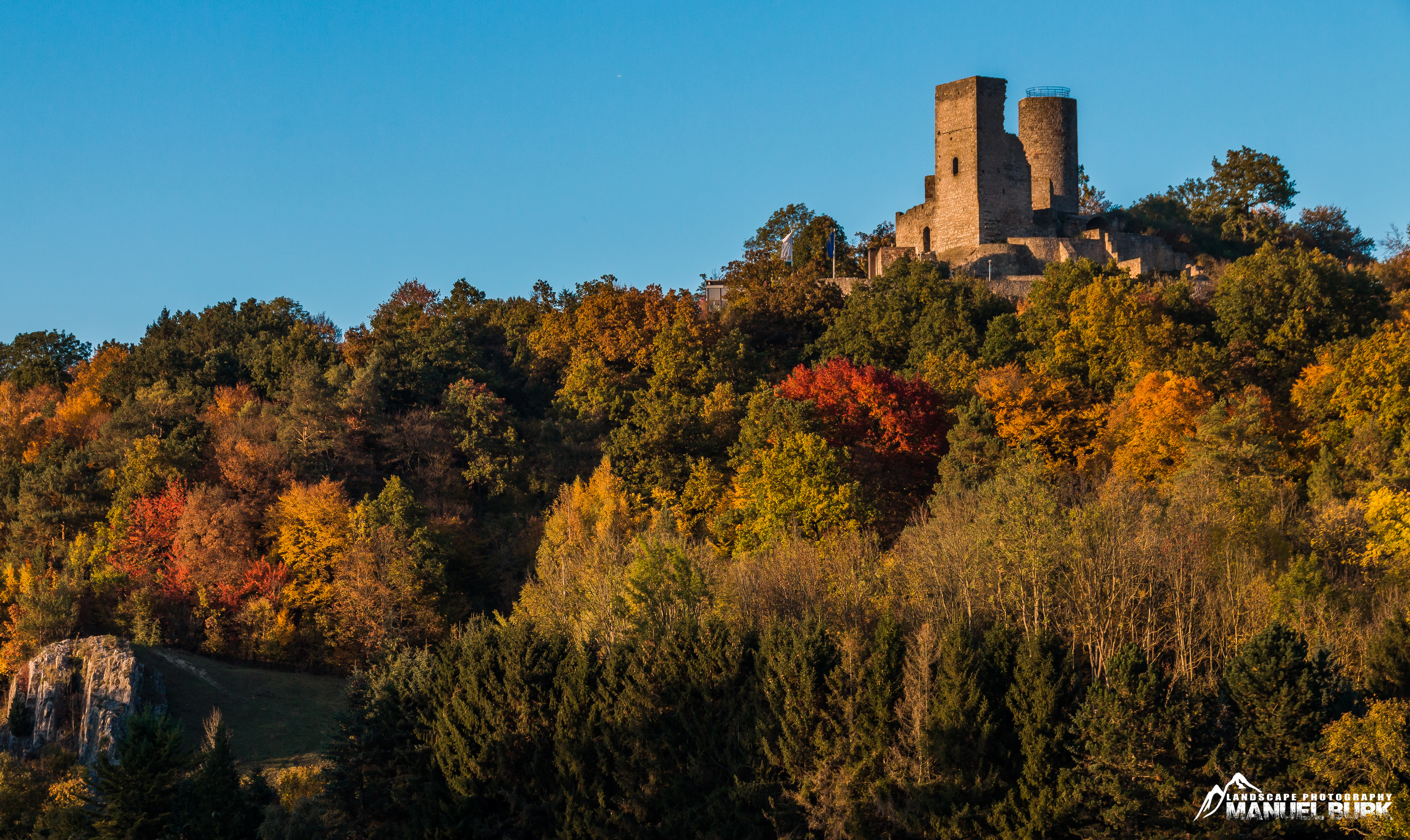Kugelsburg im Herbst-3