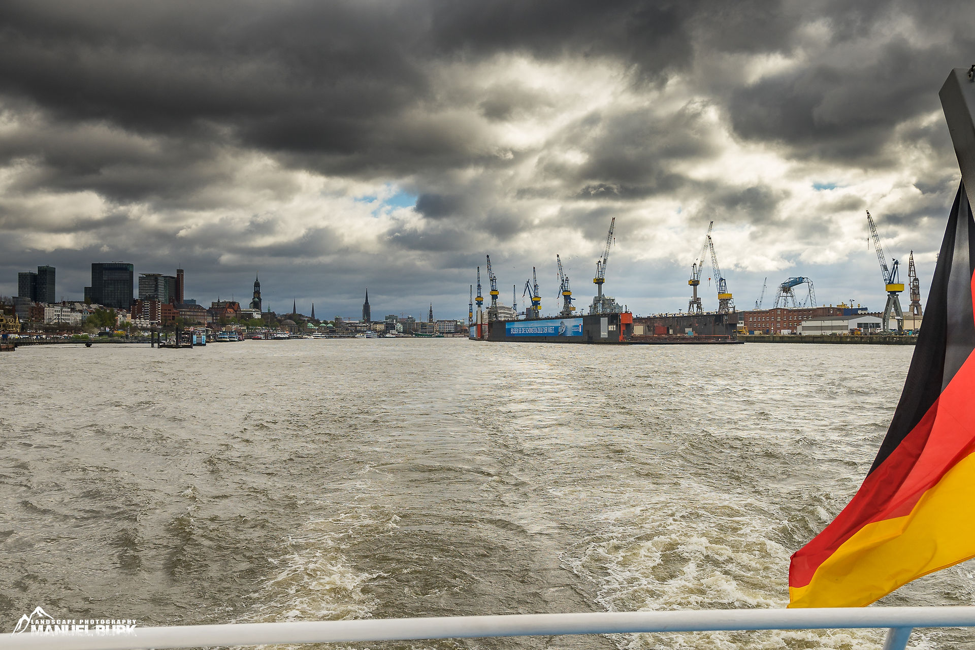 Blick zurück in den Hafen