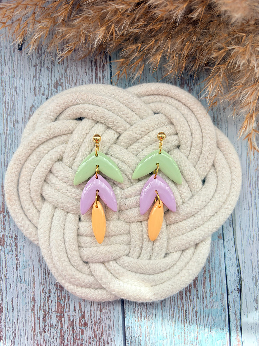 Miniature : 🌸💜 Boucles d’oreilles Flower Pop – Pastel doux vert & lilas | Création artisan