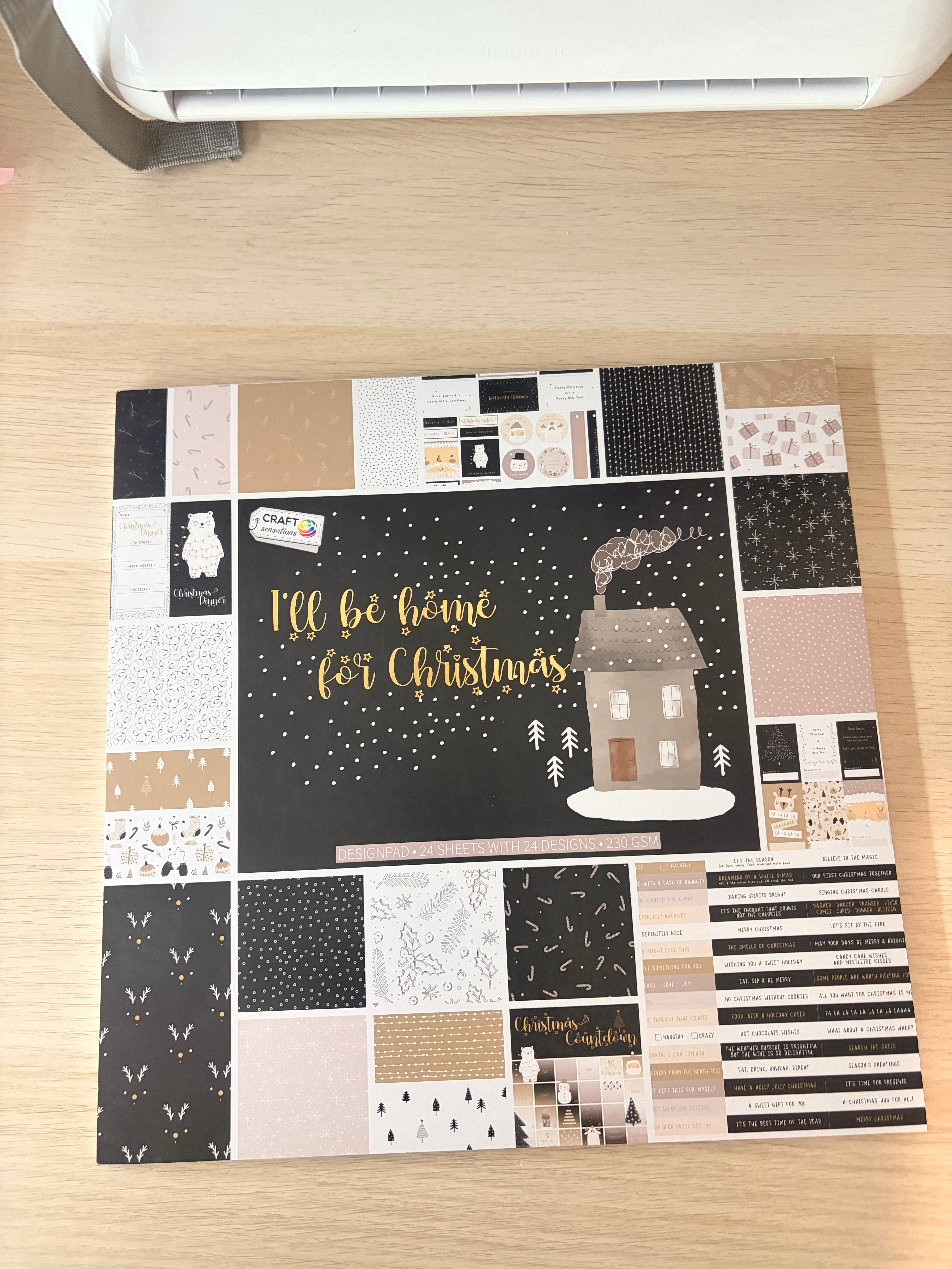 Bloc de papier scrapbooking I’ll Be Home for Christmas – Craft Sensations ✨🏠