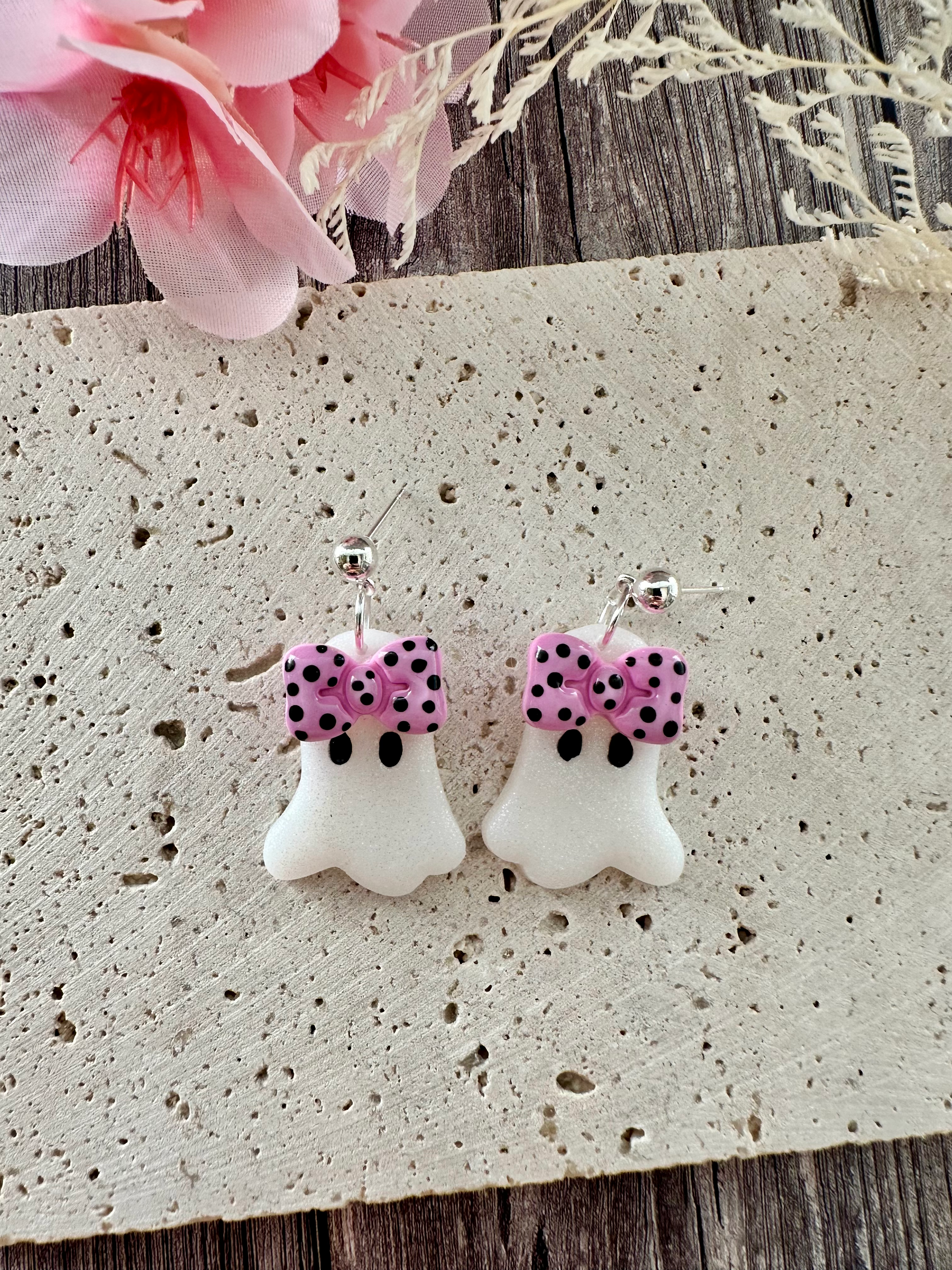 Boucles d’oreilles Jolie Fantômes artisanales pâte polymère