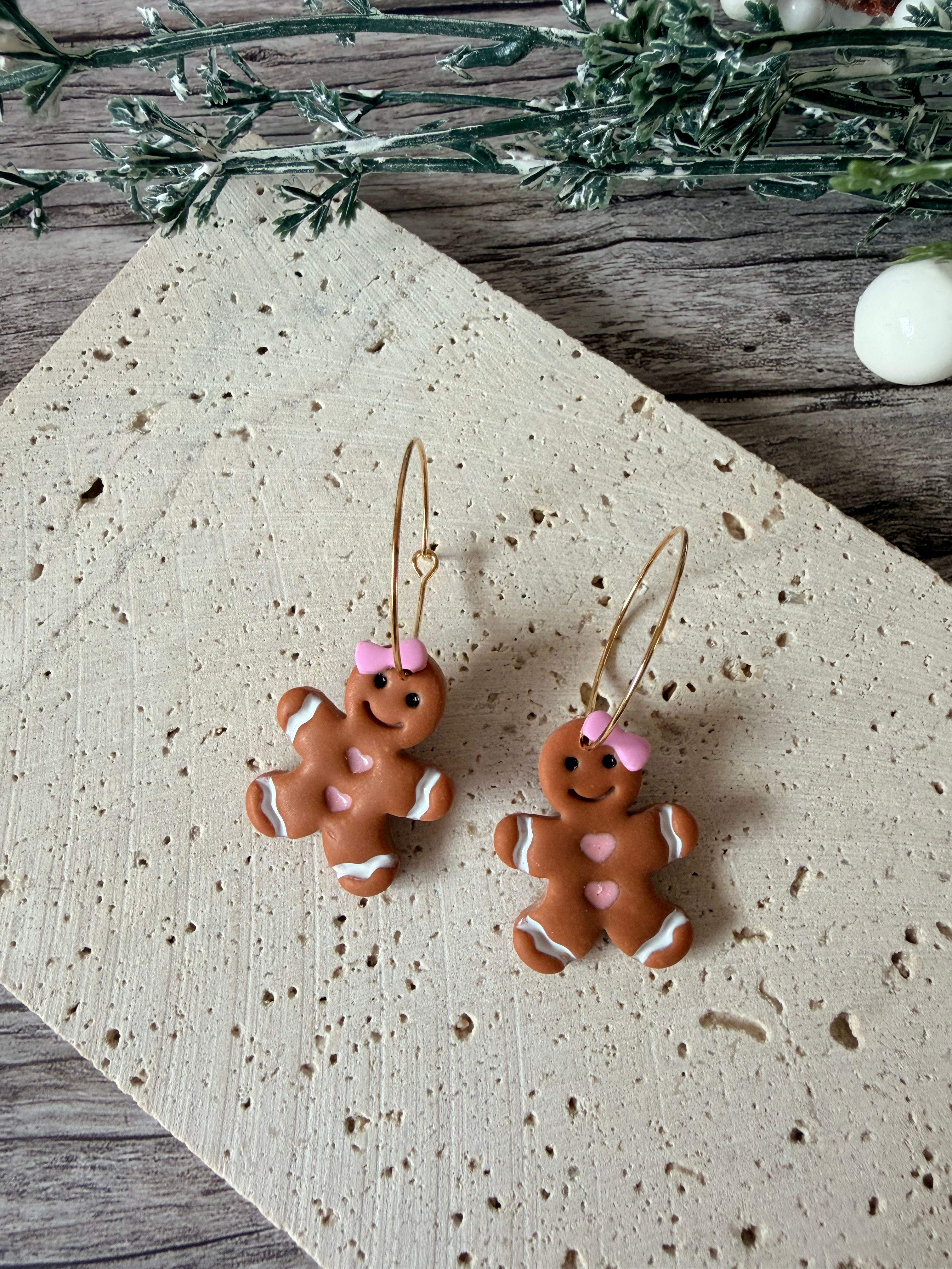 "Boucles d'oreilles bonhomme pain d'épices fille fait main pâte polymère résine UV bijoux Noël"