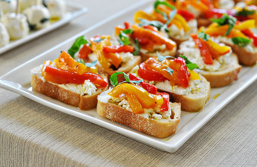 goat-chease-roasted-pepper-crtostini[1]