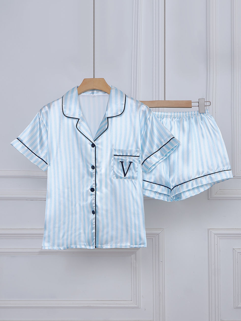 Miniatura: Conjunto de pijama listrado bordado com bolso de carta, manga curta e shorts, ce