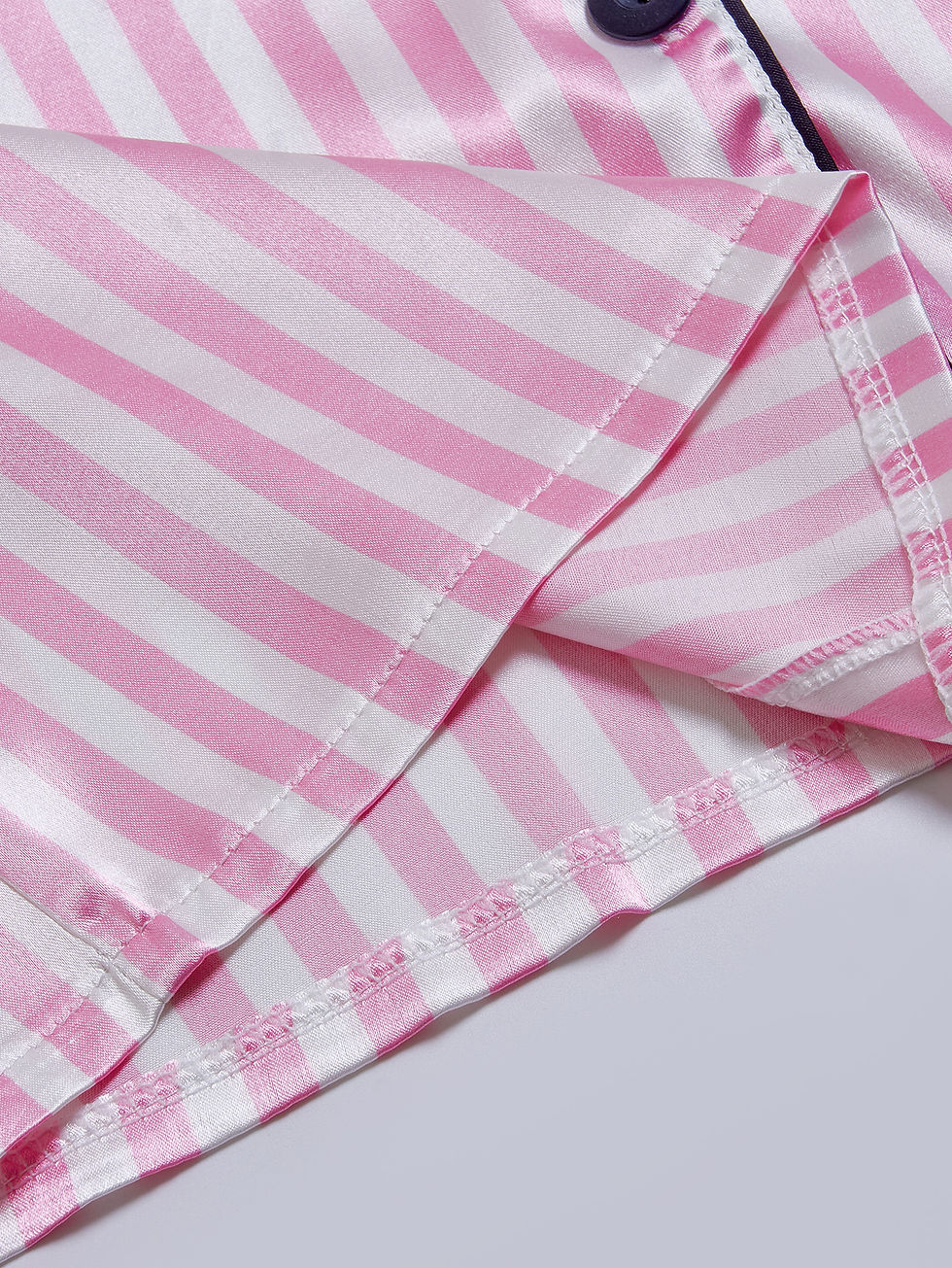 Miniatura: Conjunto de pijama listrado bordado com bolso de carta, manga curta e shorts, ce