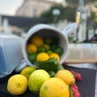 Citrons frais utilisés dans les cocktails et la cuisine sicilienne