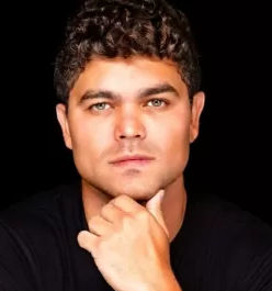 Tallis Gomes se desculpa após declaração polêmica sobre mulheres em cargos de CEO