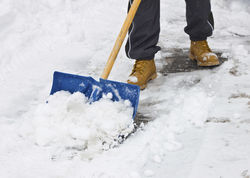 160224_CUST_Shoveling-Snow.jpg.CROP.promo-xlarge2