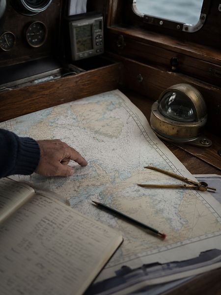Carte nautique utilisée pour préparer une acquisition ou une transmission sécurisée.