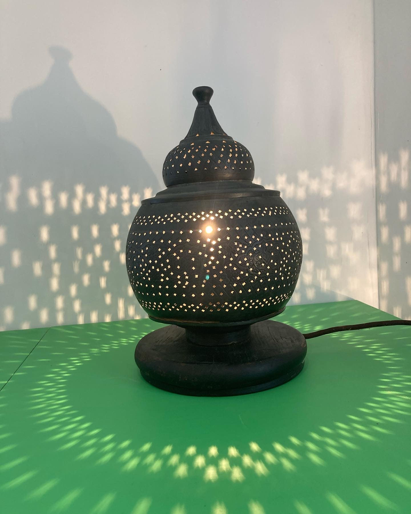 VINTAGE INDIAN METAL TABLE LAMP