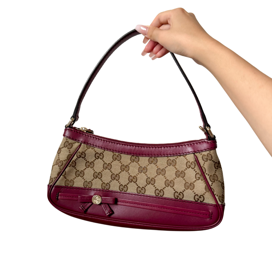 GUCCI Mayfair Shoulder Bag in Magenta