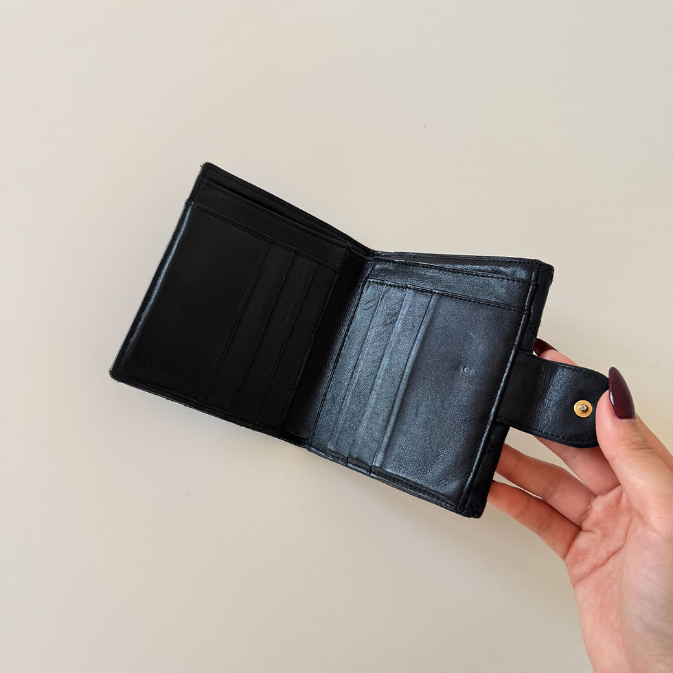 Thumbnail: CHANEL Vintage Diamond Stitch Interlocking CC Bifold Wallet