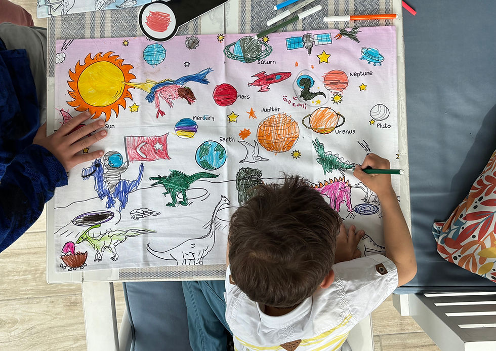 Küçük resim: Uzay ve Dinozorlar 50x70cm + 12’li kalem