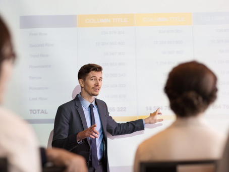 "المدربون الناجحون يأخذون خطوة إضافية: دليل عملي لتحولك إلى مستشار مرموق"