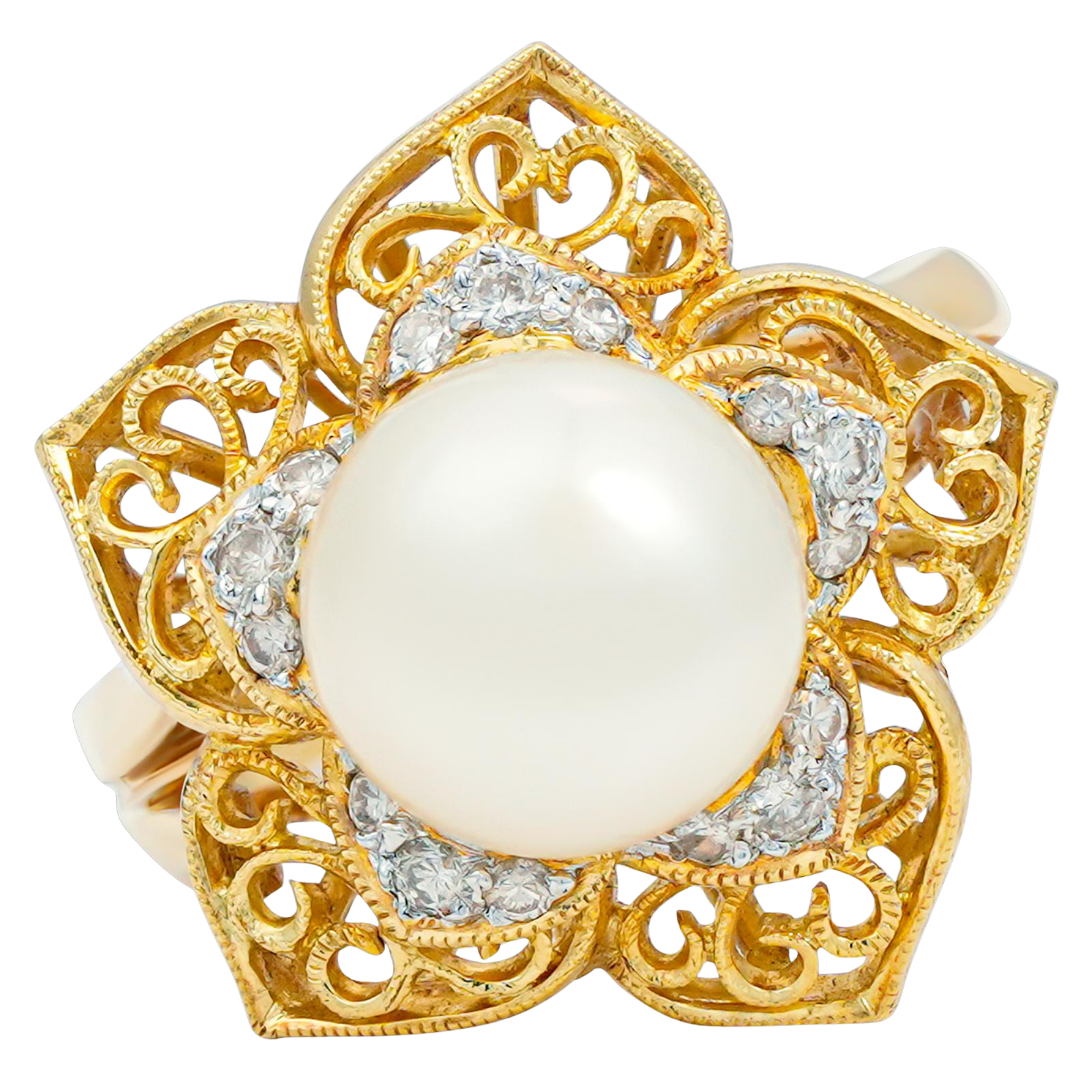 Cultured pearl ring in 18K with D15 and 0.23 CTS