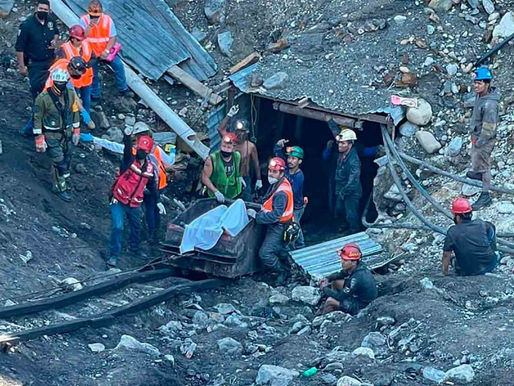Rescatan un cuerpo más de mina tras accidente en Coahuila