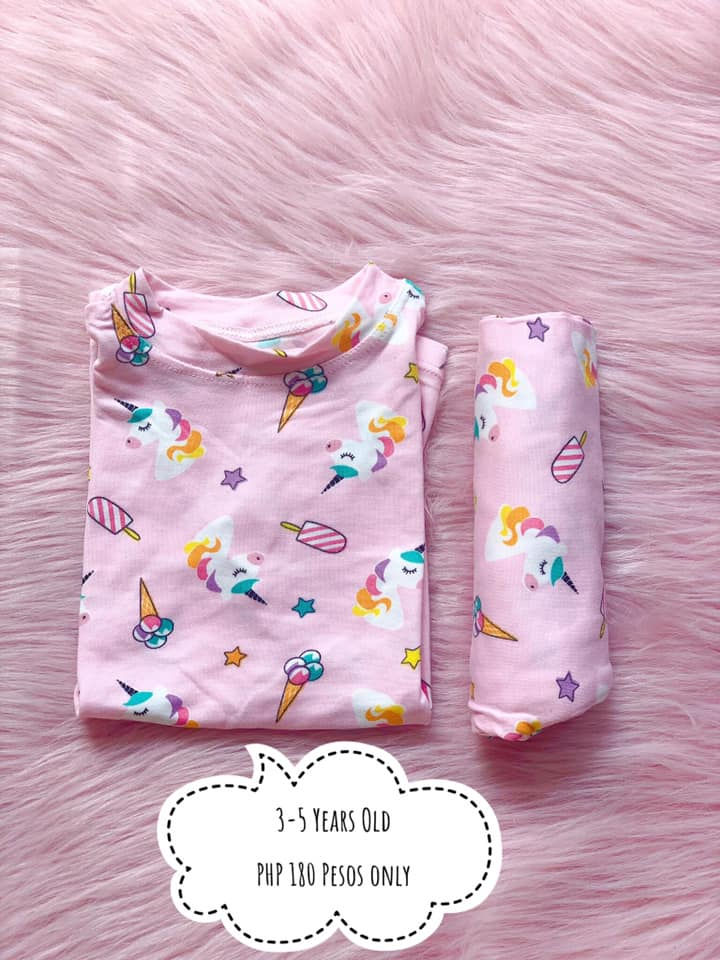 Thumbnail: Unicorn Printed Pajamas