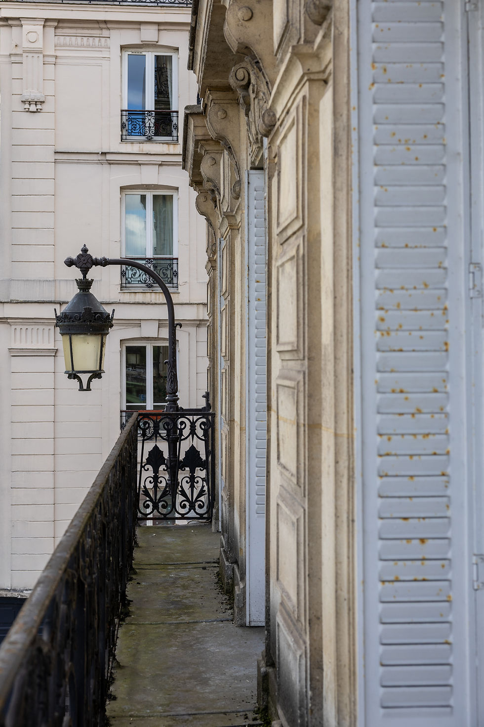 LePetitMarché-ParisApartmentRenovation-BeforePictures-18.jpg