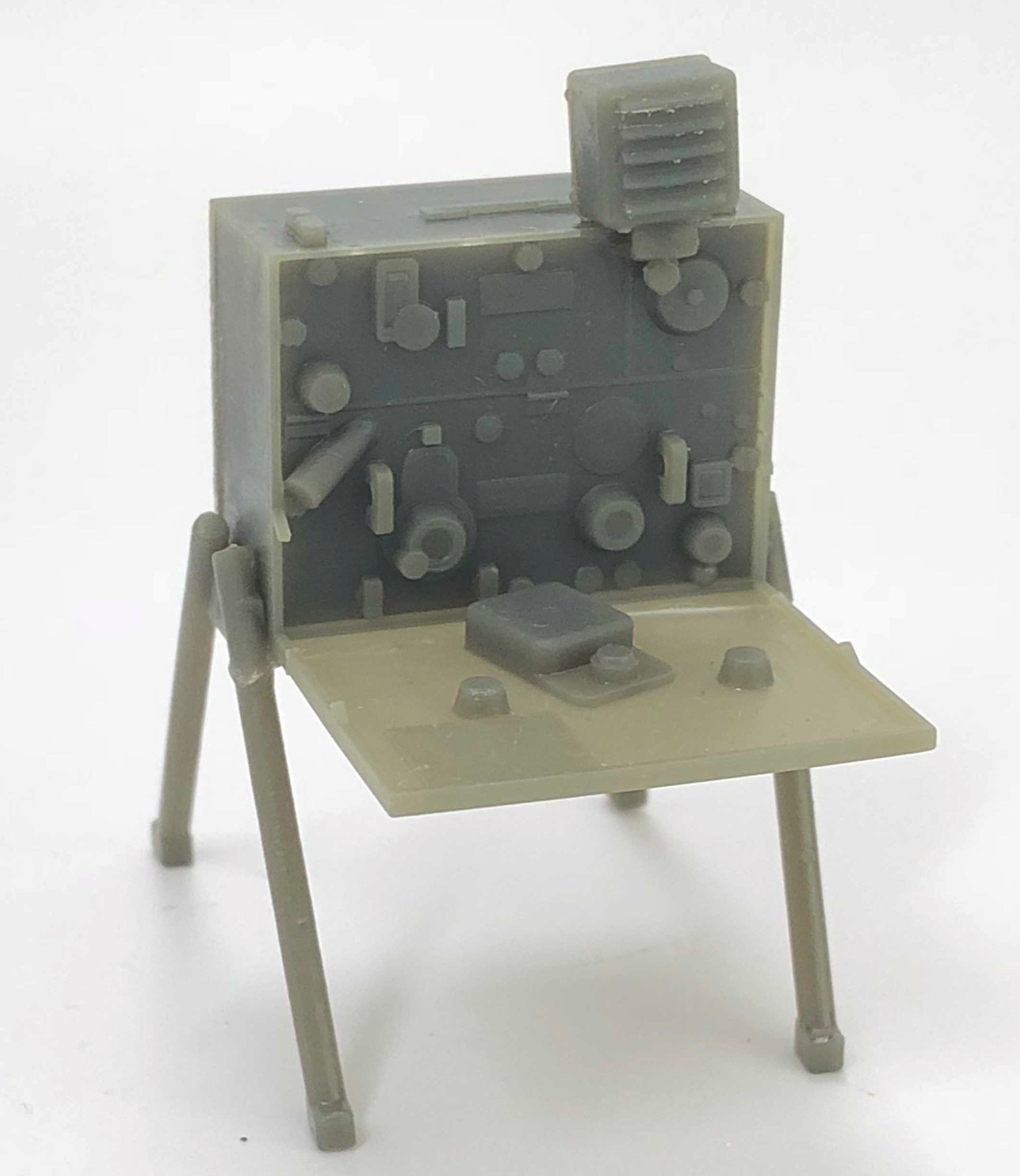SCR-284 Radio Set with table