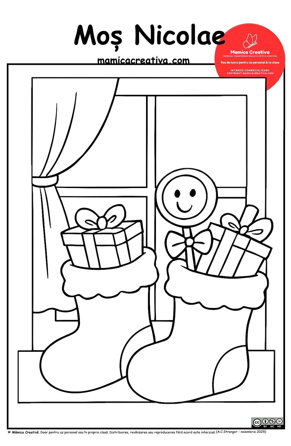 Șosete de Crăciun pline cu cadouri și o acadea zâmbitoare pe un pervaz. Text: Moș Nicolae, mamicacreativa.com. Fundal cu perdea.