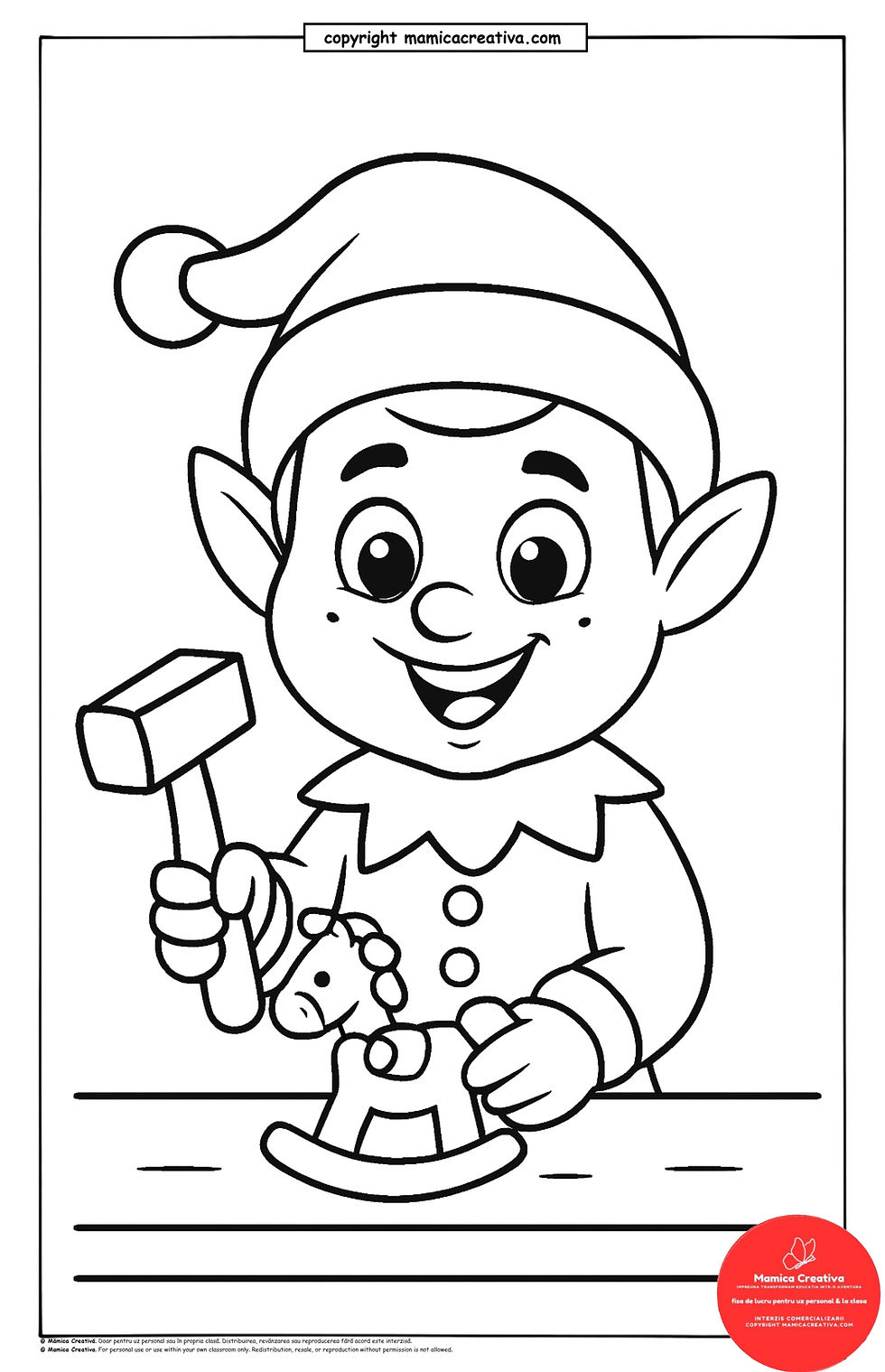 Un spiriduș vesel ciocănește un cal balansoar din lemn pe o masă. Poartă o căciulă cu moț și are urechi ascuțite. Fundal simplu.