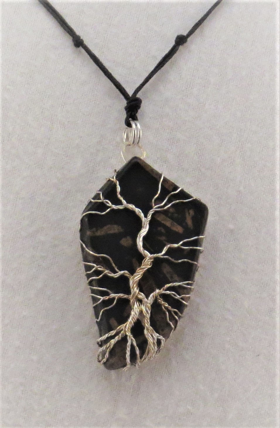 Thumbnail: Handwrapped Wire Trees on Specialty Agates