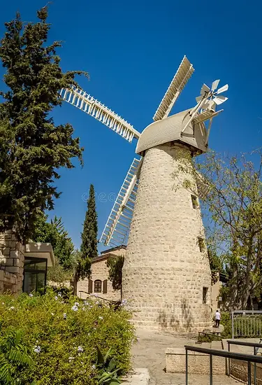 montefiore-windmill-i-jerusalem-israel-78337301.webp