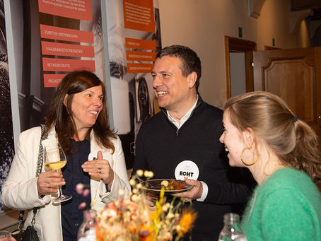 De chemie van menselijke verbindingen die niets oplossen