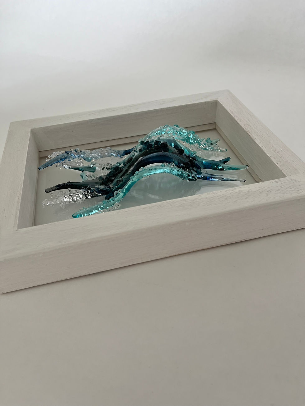 Thumbnail: wave in white frame