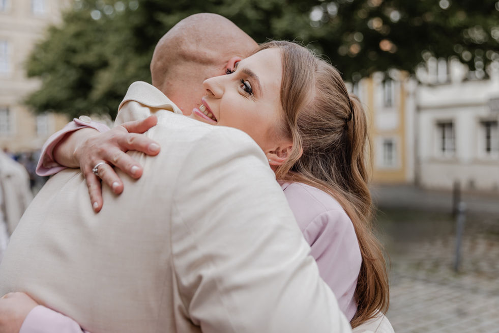 Standesamtliche Trauung in Bamberg - Gast beim Gratulieren