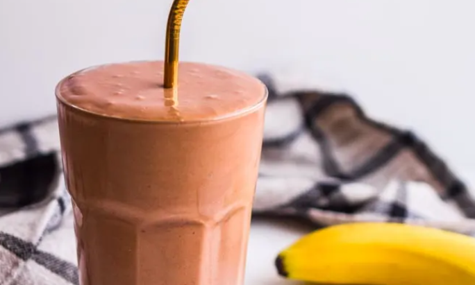 Protein banana chocolate smoothie!