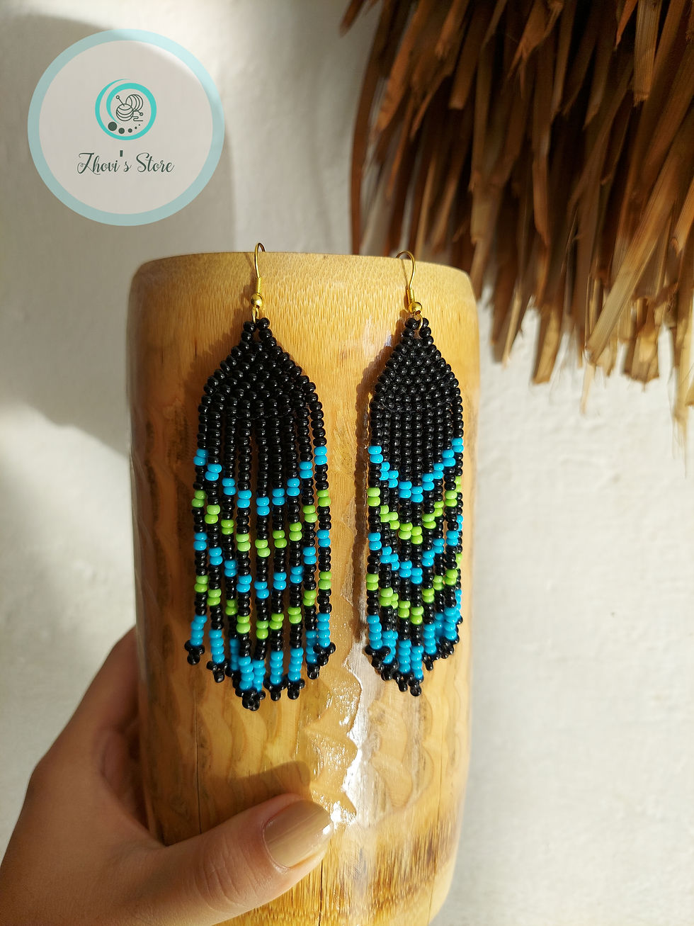 Thumbnail: Lohe Tassel earring