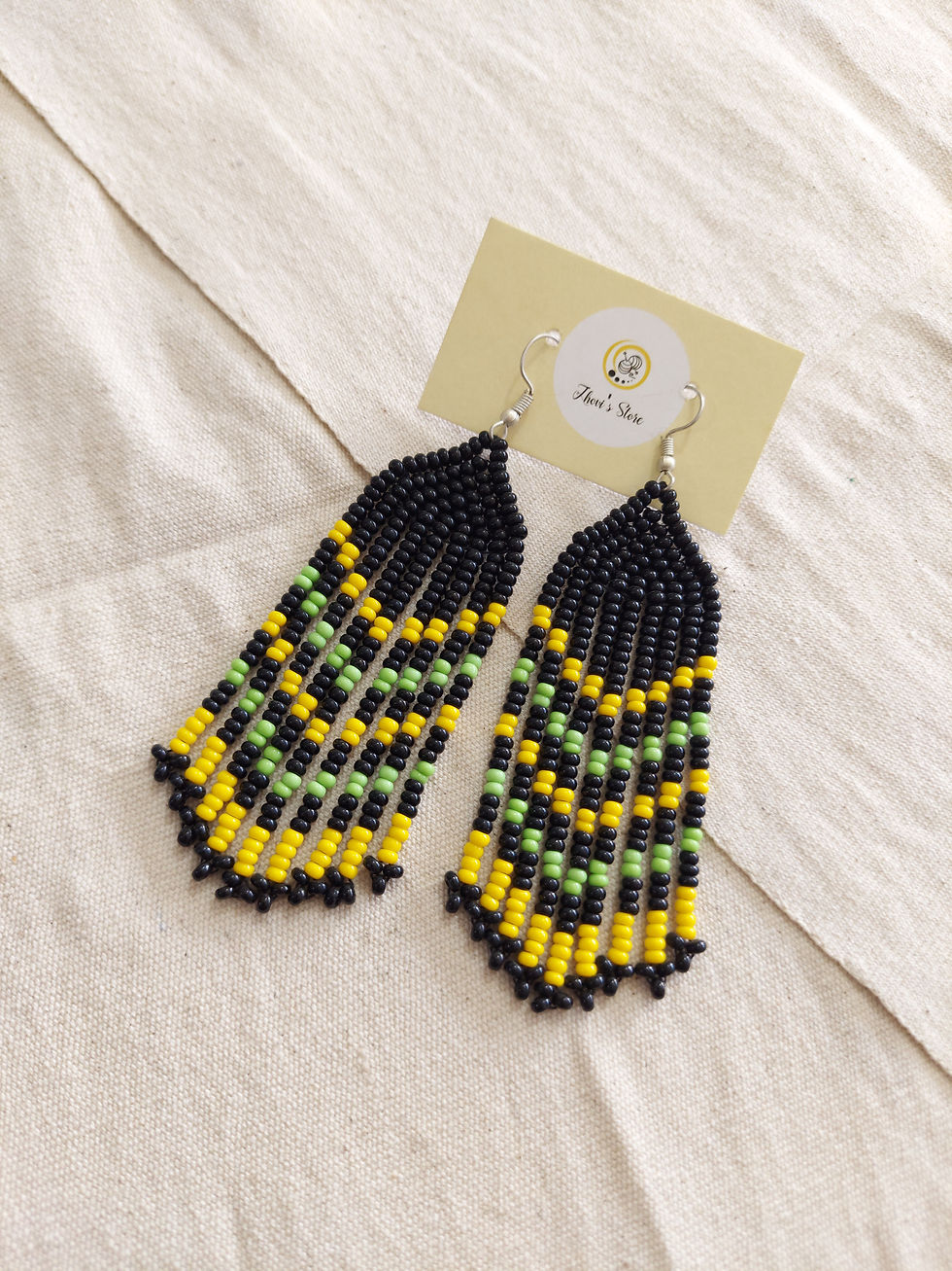 Thumbnail: Lohe seed beaded fringe earring