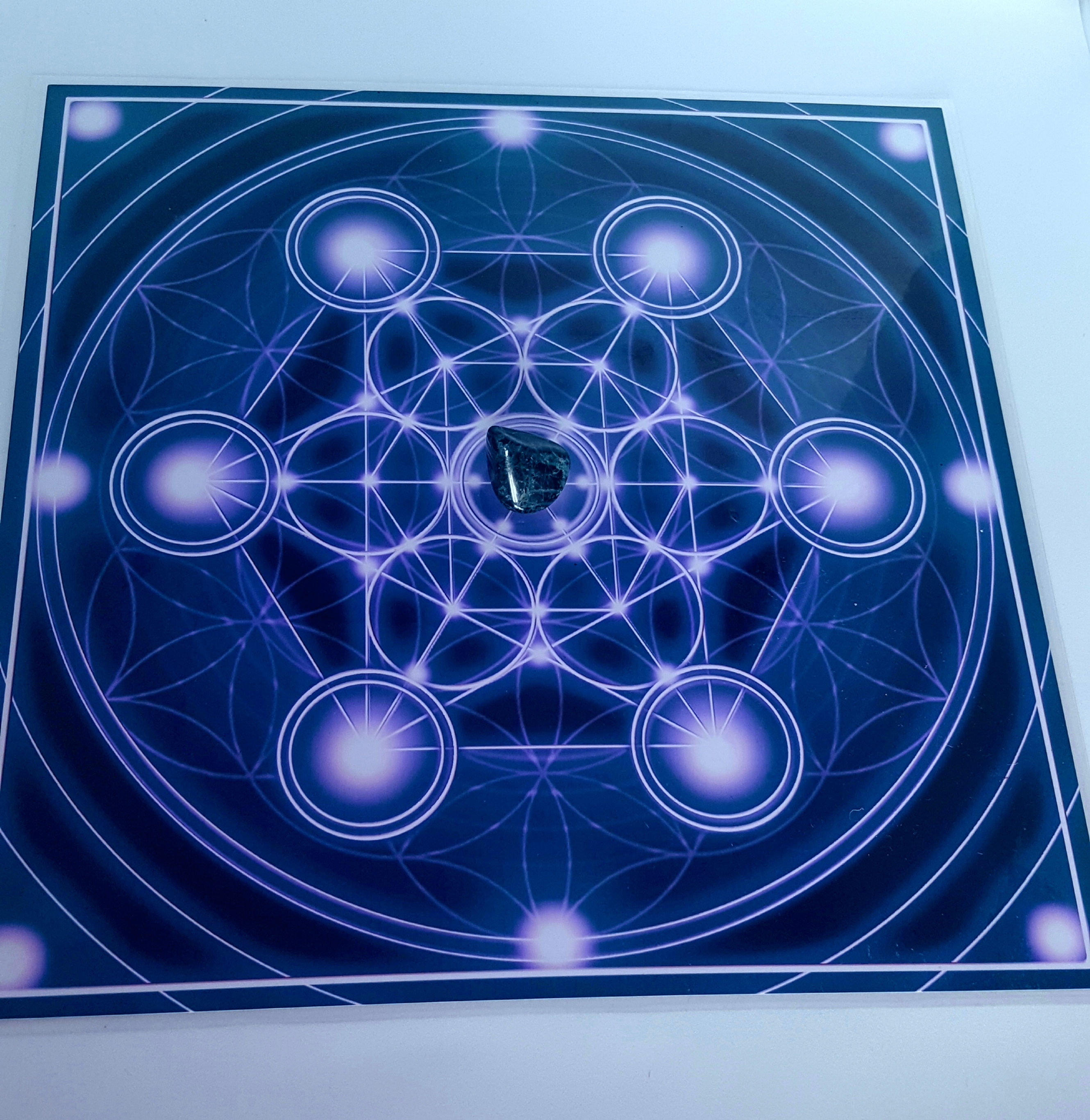 Metatron's Cube Crystal Grid/Manifesting Crystal Grid/Altar charging crystals