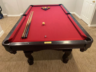 A Professionally Leveled PooL Table