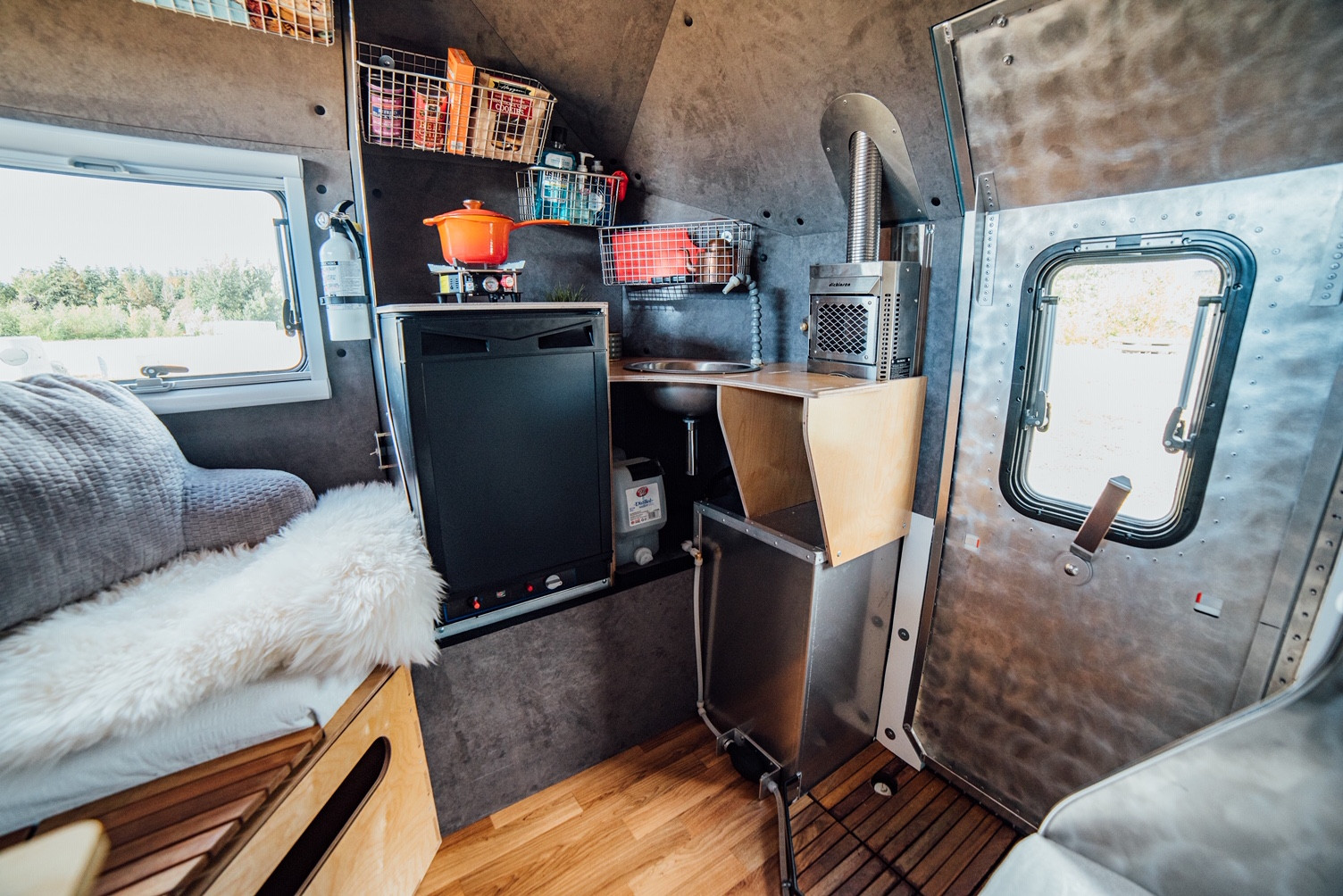 Kimbo 6C camper kitchen