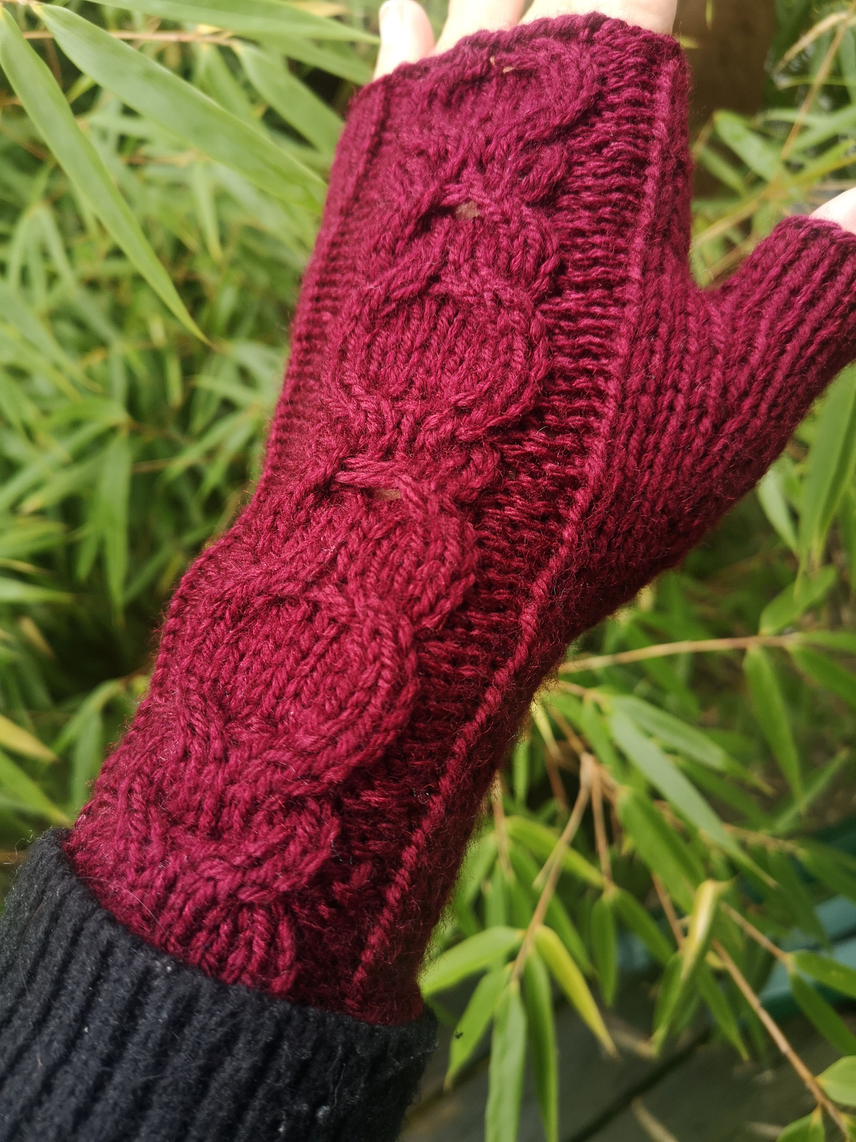 Handmade Fingerless Texting Gloves burgundy Rolollo Canada