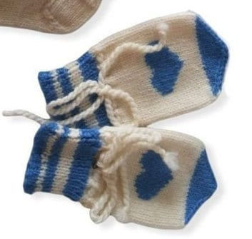 Thumbnail: Handmade Knitted Baby Preemie Child Socks and Heart Mitttens Set Cream Blue