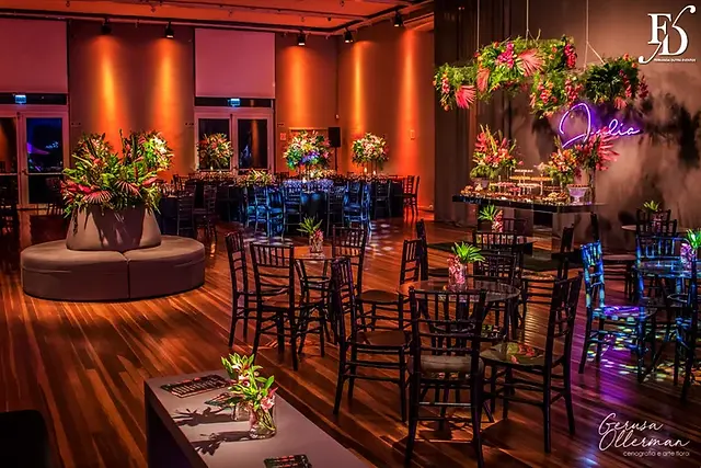 festa de formatura em arquitetura e urbanismo pela pucrs realizada na casa vetro em porto alegre com decoração elegante moderna e sofisticada por life eventos especiais cerimonialista em porto alegre