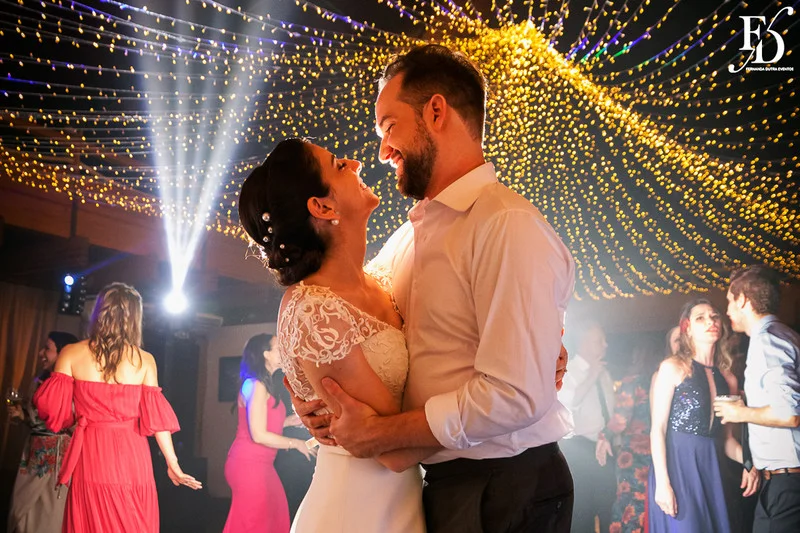 casamento a beira do rio guaiba em porto alegre no clube veleiros do sul com decoração botânica greenery sofisticada moderna e elegante por life eventos especiais assessoria e cerimonial de casamento em porto alegre casamentos de luxo