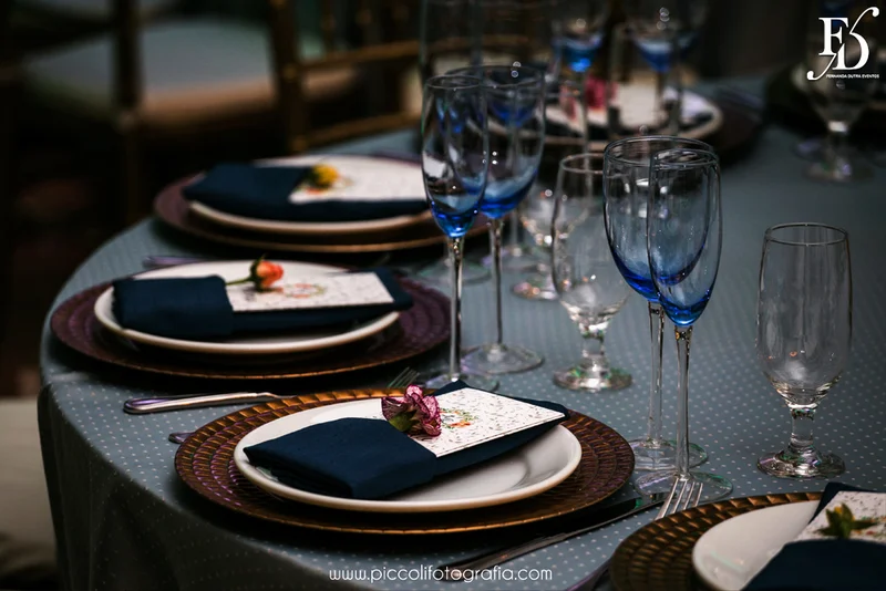 casamento diurno estilo destination wedding realizado em ivoti no interior do rs com cerimônia ao ar livre e recepção no salão principal do espaço da torre com decoração boho chic colorida botânica em tons de azul por life eventos especiais assessoria e cerimonial de casamentos em porto alegre