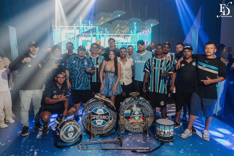 festa de 15 anos porto alegre na casa vetro com tema de aurora boreal banda da geral do gremio